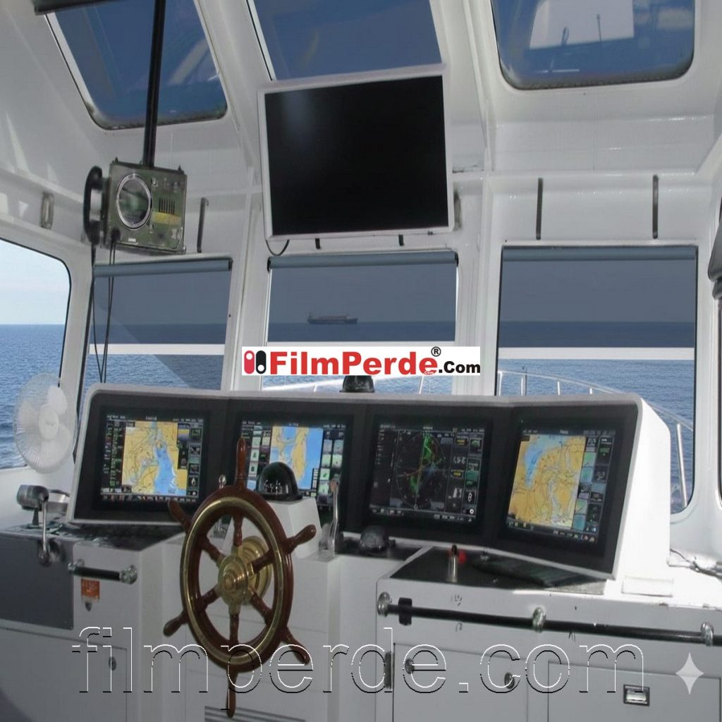 FR YANMAZ SU İTİCİ NEM KÜF ENGELLEYCİ ÖZELLİK TUZLU SUYA DAYANIMI ASİMETRİK YAT GEMİ TEKN EPERDESİ TEKNE İÇMİMAR PERDE DEKORASYONU OTOMASYONLU Film stor perde ​Cam filmi stor perde ​Termal stor perde ​Isı yansıtıcı stor perde ​Güneş yansıtıcı perde ​Işık yansıtıcı stor perde ​Parlama önleyici perde (Antiglare) ​UV korumalı film perde ​Gizlilik sağlayan film perde ​Gemi köprüüstü perdesi ​Kontrol kulesi perdesi ​Güneş kontrol perdesi ​Enerji tasarruflu stor perde ​Karartma film perde ​Şeffaf güneş kırıcı perde ​Ofis güneş kontrol sistemleri ​Isı yalıtımlı cam perdesi ​Denizcilik tipi stor perde ​Metalize stor perde ​Delikli (perfore) güneş filmi ​Yansımayı engelleyen teknik perde ​Aynalı film perde ​ inglizce. ​Film roller blinds ​Window film roller shades ​Thermal roller blinds ​Reflective blinds ​Reflective roller blinds ​Bridge blinds (Marine) ​Glare blinds ​UV film blinds ​Privacy film blinds ​Control tower blinds ​Solar reflective blinds ​Heat reflective blinds ​Light-reflecting blinds ​Energy saving roller shades ​Blackout film blinds ​Transparent solar shades ​Office solar control systems ​Heat insulated window blinds ​Maritime roller blinds ​Metallized roller shades ​Perforated solar film ​Anti-reflective technical blinds ​Mirror effect film blinds ​ship blinds curtains ship shades yacht blinds curtains